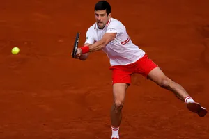 Djokovic rực cháy hoàn mỹ ở quê nha