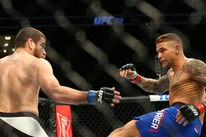 Poirier sẵn sàng dùng thế "hạ bàn cước" để đối chiêu "hạ bàn cước" nếu McGregor áp dụng đòn này