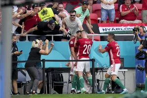 Các cầu thủ Hungary ăn mừng bàn mở tỷ số