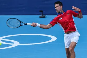 Djokovic khởi đầu thuận lợi