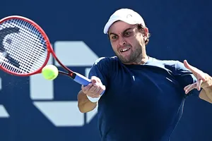 Karatsev vừa có màn ngược dòng đầy gan góc