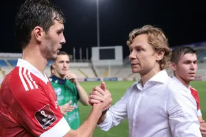 Cách Karpin xoay tua và lựa chọn thủ quân cho tuyển Nga gây nhiều tranh cãi