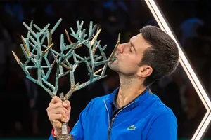 Medvedev đăng quang Paris Masters lần thứ 6