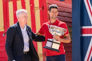 Criag Tiley và Novak Djokovic