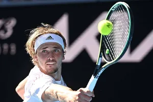Zverev bất ngờ bị loại