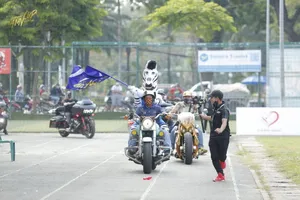 Màn rước cờ hoành tráng bằng đội xe mô tô