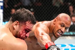 "Nhóc thiện" ra đòn