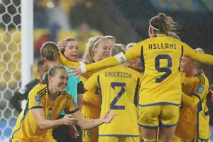 Tuyển nữ Thụy Điển ăn mừng chiến thắng cuối trận