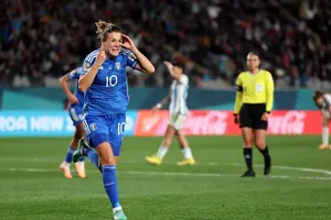 Girelli ăn mừng sau khi ghi bàn