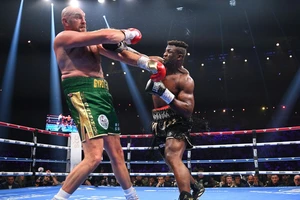 Ngannou gây ngạc nhiên cho cả thế giới