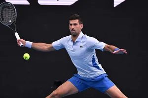 Djokovic lọt vào vòng 4