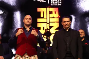 Fury vs Usyk ở sự kiện họp báo của "Ring of Fire"