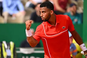 Fils vừa làm nên lịch sử cho quần vợt Pháp