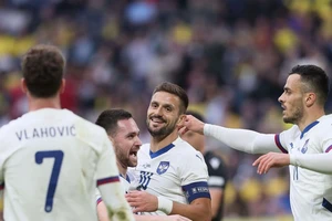 Tadic và các đồng đội tuyển Serbia