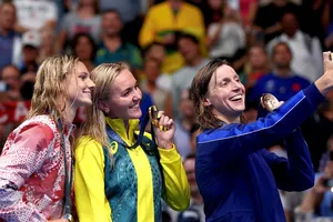 3 nữ VĐV giành chiến thắng ở cự ly bơi 400m tự do