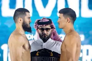Beterbiev mặt đối mặt Bivol