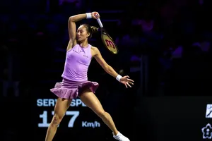 Qinwen giành vé vào chung kết WTA Finals