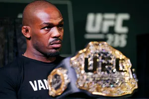 Jones sẵn sàng từ bỏ đai UFC hạng nặng