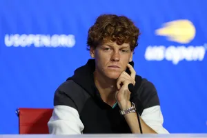 Sinner chấp nhận án phạt cấm thi đấu 3 tháng của WADA