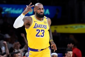 LeBron vừa đạt cột mốc 50k điểm ở Giải bóng rổ nhà nghề Bắc Mỹ