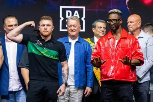 Canelo đối đầu với Scull