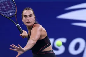 Sabalenka thẳng tiến vòng 4