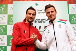 Fucsovics (phải) đại diện cho Hungary ở đấu trường Davis Cup