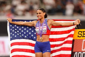 McLaughlin-Levrone "vô song"