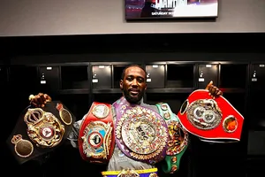 Crawford đang là "Đệ nhất quyền thủ không kể cân" với 6 đai vô địch lớn