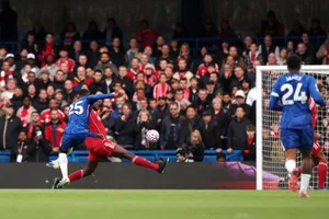 Caicedo tung cú sút sấm sét mở tỷ số cho Chelsea