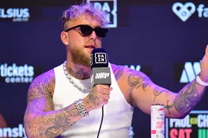 Jake đang tìm đối thủ thay thế Davis