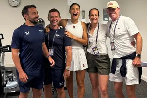 Raducanu và đội hỗ trợ