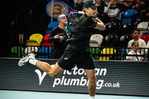 De Minaur sẽ tập thêm cơ bắp cho mùa giải năm mới