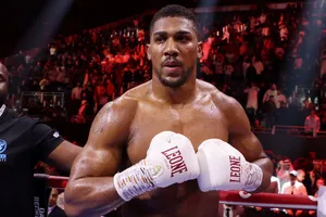 Joshua mới gặp tai nạn
