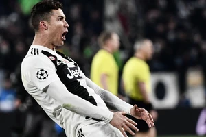 Cristiano Ronaldo thoát án treo giò sau màn ăn mừng tục tĩu