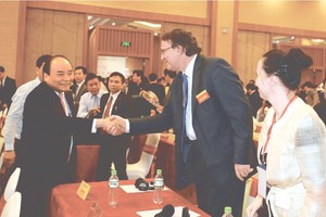 阮春福總理與各投資商會晤。