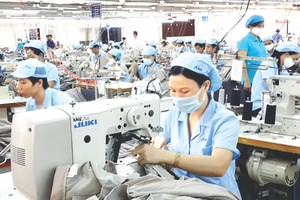 今年進出口金額可能因 FED 升息略降。