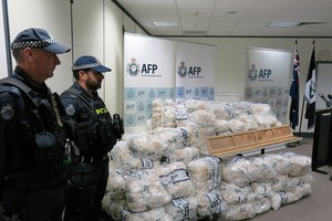 澳聯邦警察與維州警方在墨爾本繳獲近一噸冰毒，為澳洲史上最大冰毒走私案。（圖片來源：澳洲聯邦警察局官網）