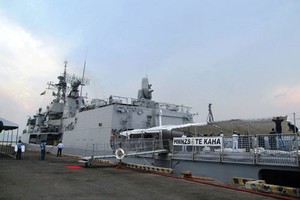 新西蘭皇家海軍船訪問峴港