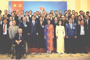 武德膽副總理與VOC新執委合影。