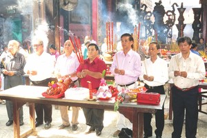 善信拜賀天后寶誕