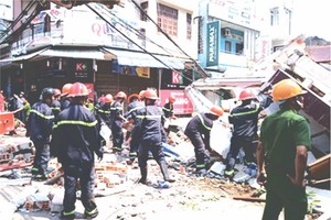 樓宇倒塌現場。（圖片來源：互聯網）