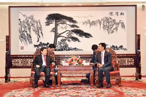 最高人民檢察院院長黎明智會見中國最高人民檢察院檢察長曹建明。（圖片來源：Vietnamplus）