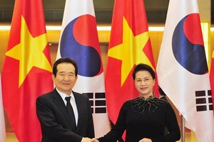 國會主席阮氏金銀會見韓國國會議長丁世均。（圖源：人民軍隊報網）