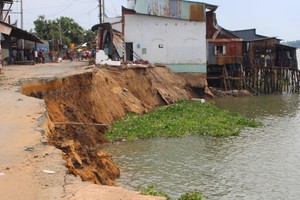 安江省環瑙河坍塌現場。（圖源：互聯網）