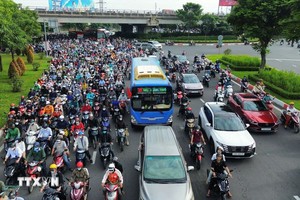 8月27日早上高峰时段平兆四岔路口区域的拥堵情况。