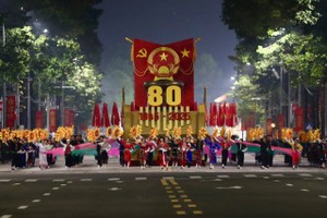 国庆80周年阅兵与游行总彩排。