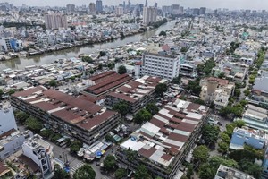 胡志明市要求迁移严重损坏公寓的450户居民