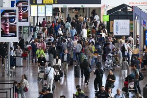 英国希思罗机场因网络攻击持续陷入混乱