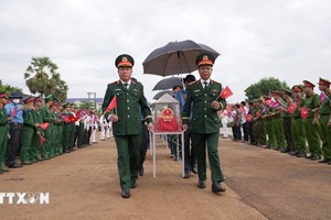 在柬牺牲的越南志愿军和专家烈士遗骸归国迎接仪式。